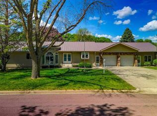 402 2nd Ave SE, Mapleton, MN 56065