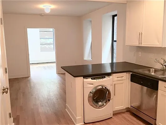 Rented by R New York | media 34