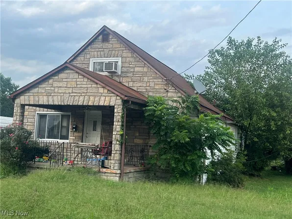 911 34th St, Vienna, WV 26105