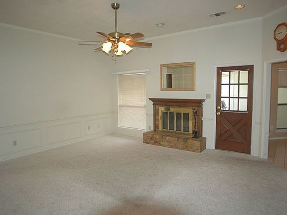 2nd image of 402 Whispering Hills Dr