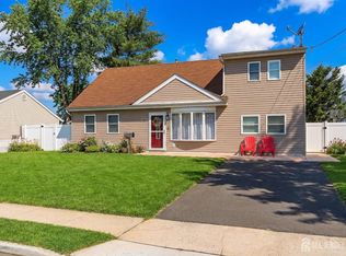 30 Mountain Ave, Hazlet, NJ 07730