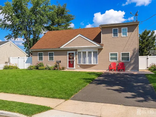 30 Mountain Ave, Hazlet, NJ 07730