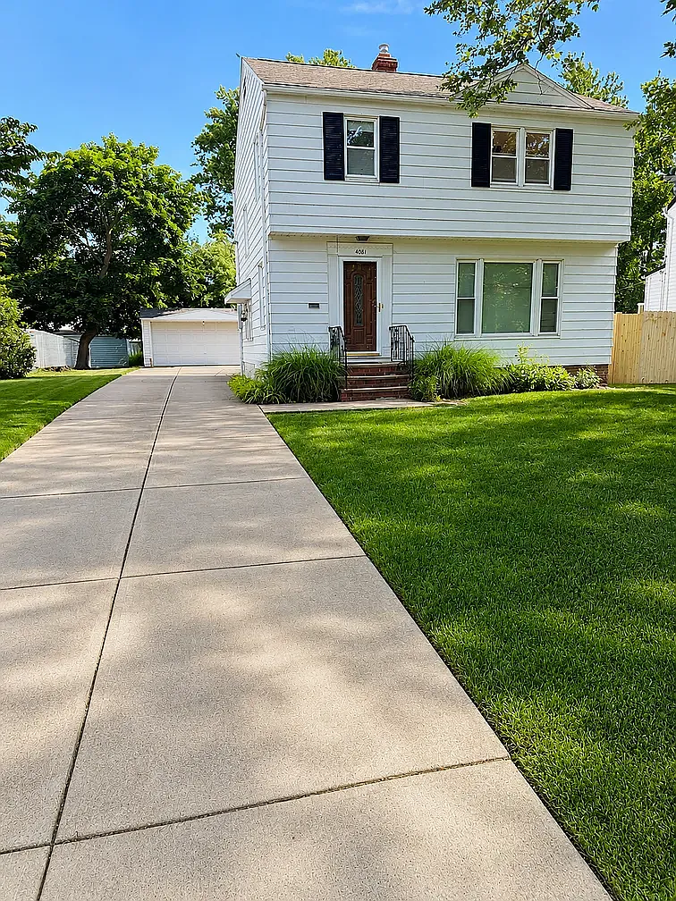 3 bed, 1.5 bath, 1490 sqft, $2,200 — Photo 1