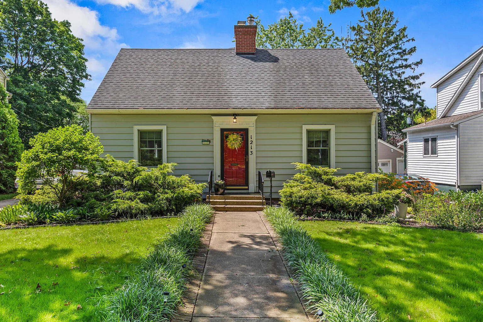 1213 W Charles St photo 1