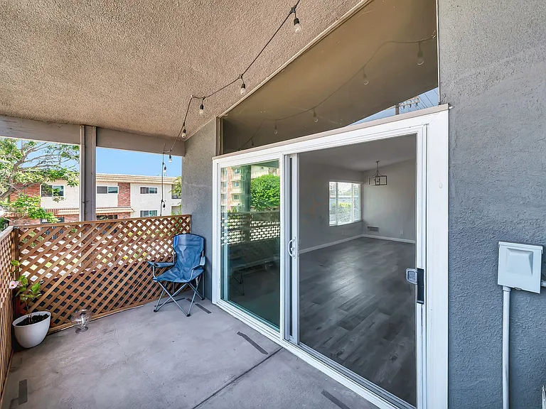 1751 Colby Ave #4 — Photo 15