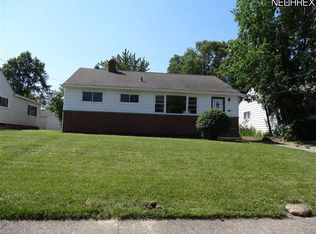 20700 Applegate Rd, Maple Heights, OH 44137