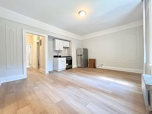 1st image of 558 11th St APT 1A