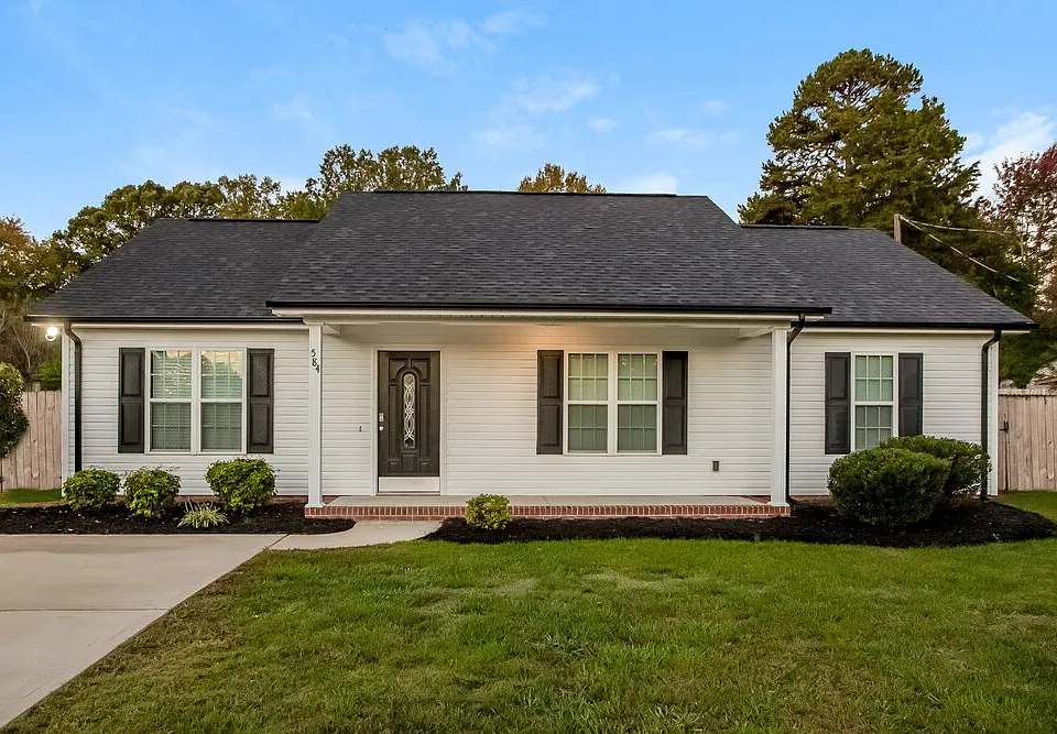 584 Jackson Ter SW