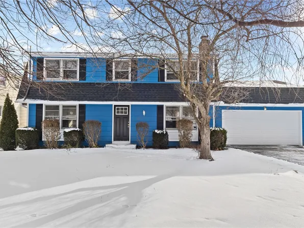 32 Otterden Ln, Fairport, NY 14450