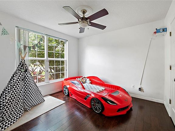 5th image of 107 Salem Dr