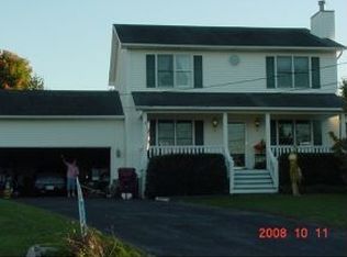 2 Windsor Ct, Johnson City, TN 37601