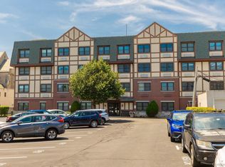 55 Clinton Avenue #403, Rockville Centre, NY