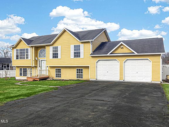 2nd image of 343 Hickory Lane