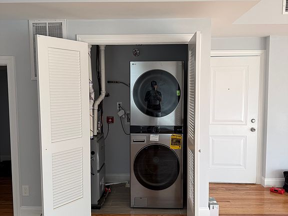 4th image of 162 S 12th St #2
