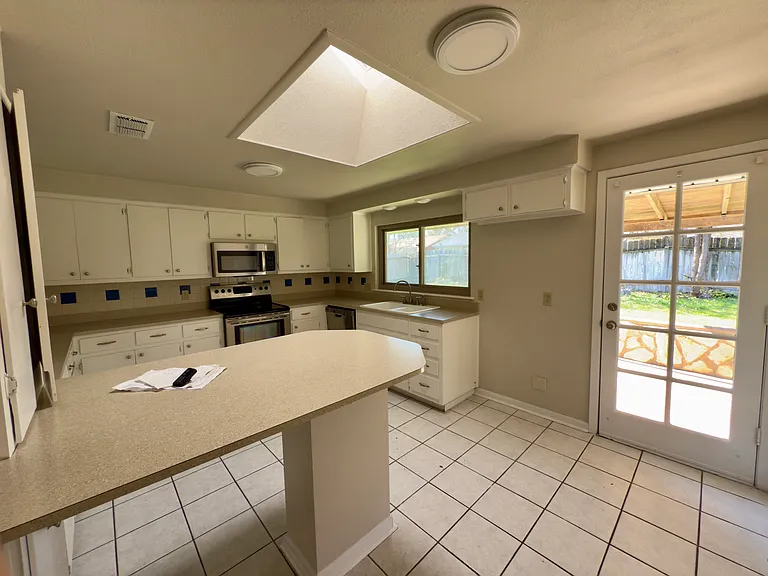 113 Shady Oak Dr — Photo 16