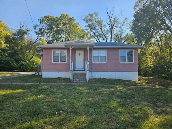 7701 Elm Ave, Raytown, MO 64138