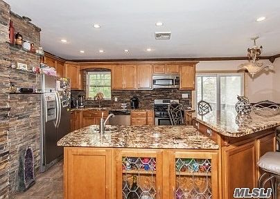 2nd image of 118 Gibson Ave