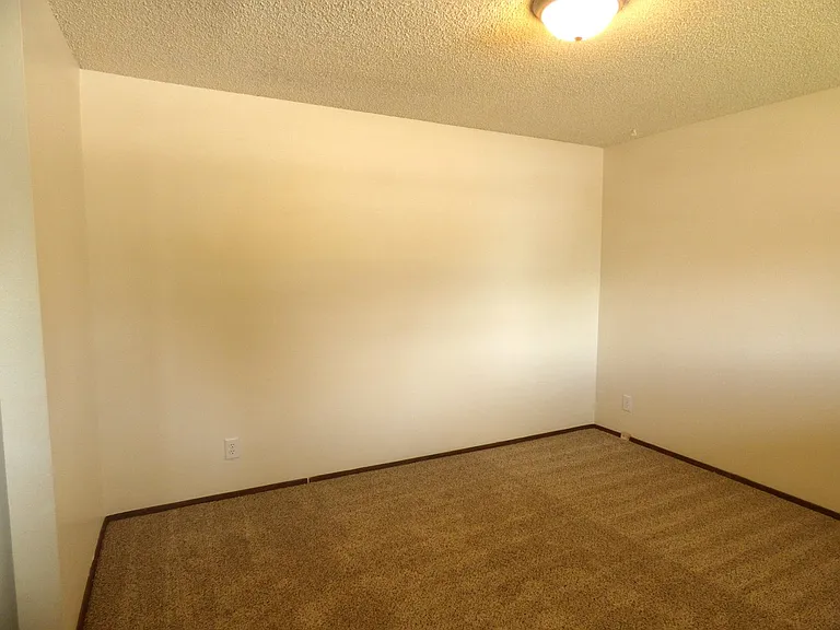 4824 Falcon Ct NE — Photo 22