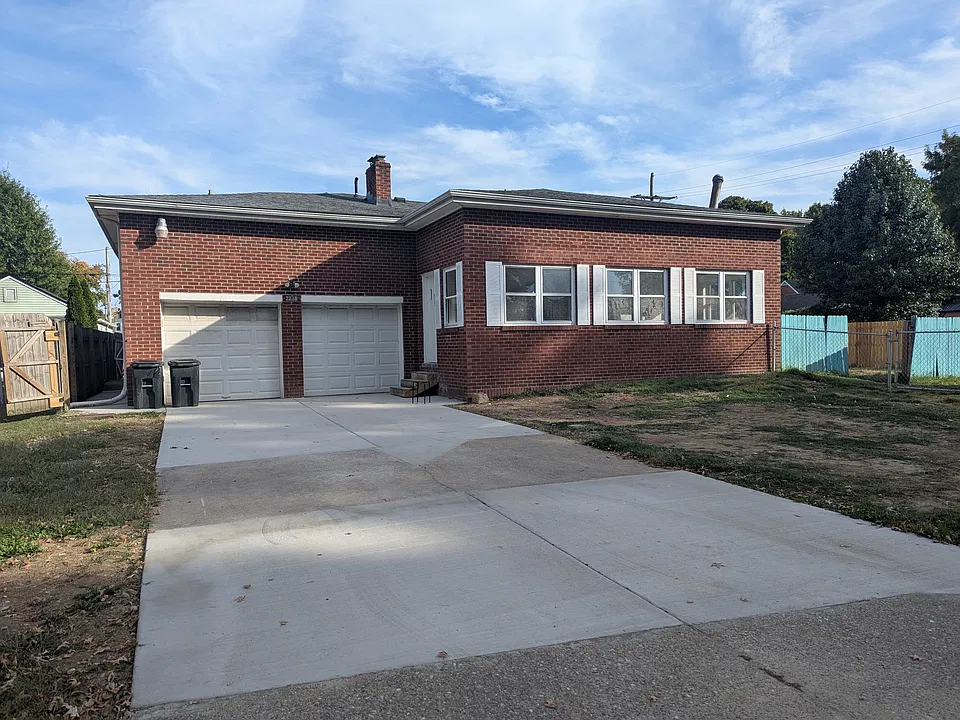 2218 Fairmont Ave