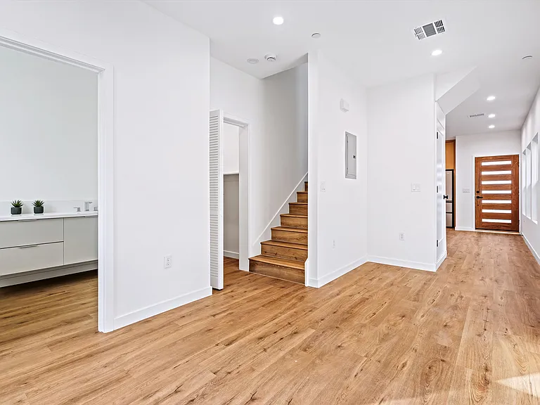 520 N Saint Andrews Pl #3 — Photo 8