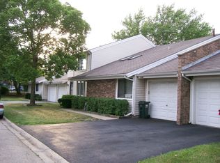 1758 E Canterbury Trl, Palatine, IL 60074