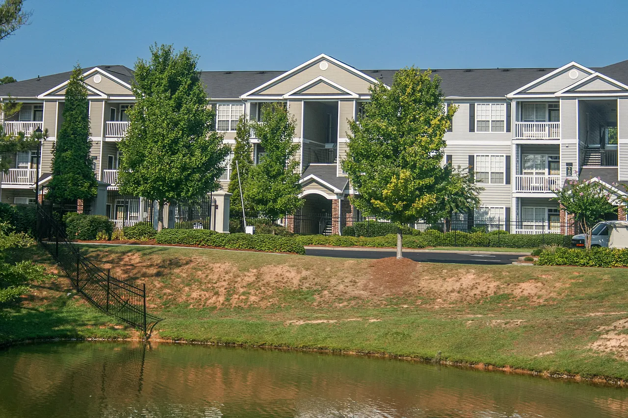 Durant at Sugarloaf Apartment Homes — Photo 4
