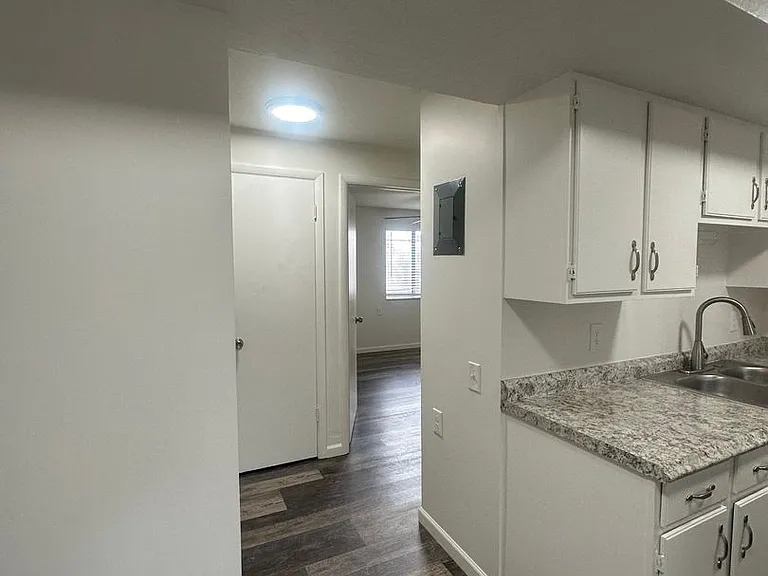 745 E Lazon Dr — Photo 8