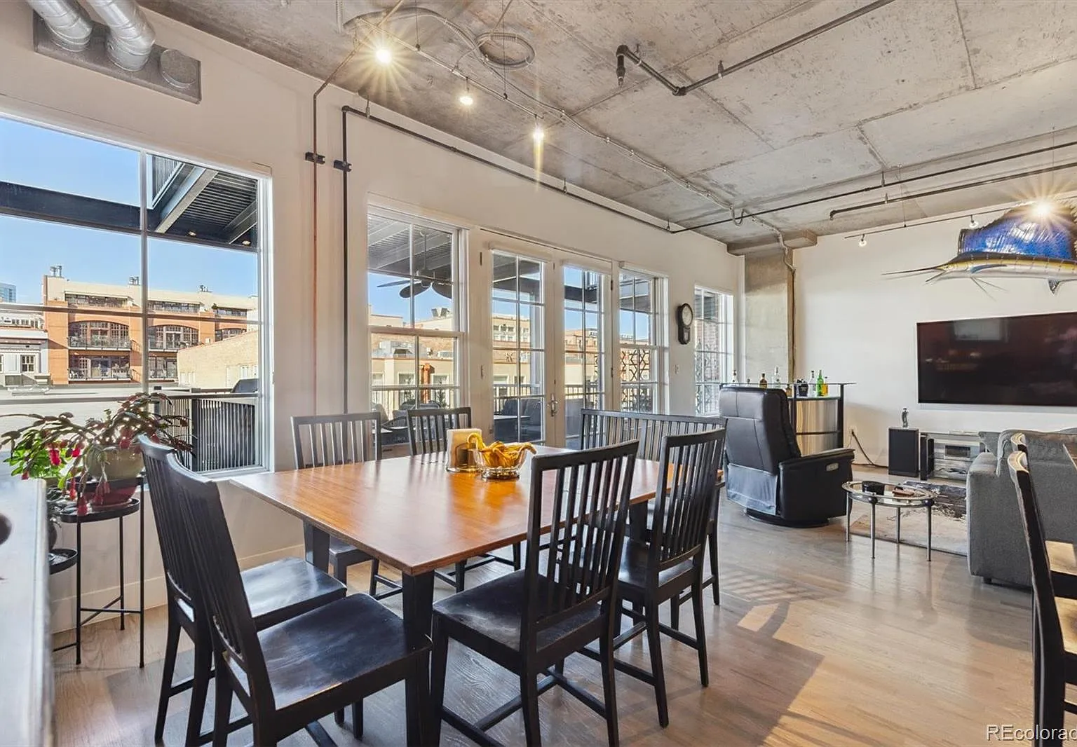 Palace Lofts — Photo 2