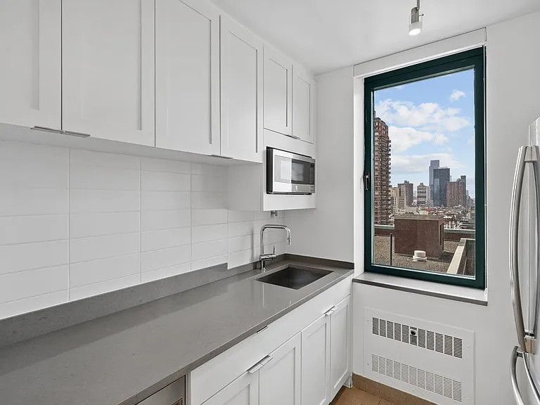 200 W 60th St #15G — Photo 6