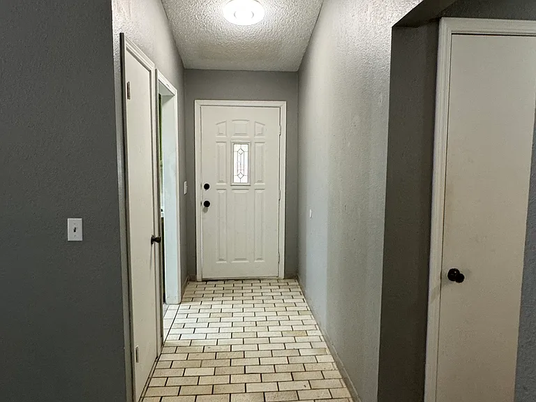 2305 Crystal Dr — Photo 15