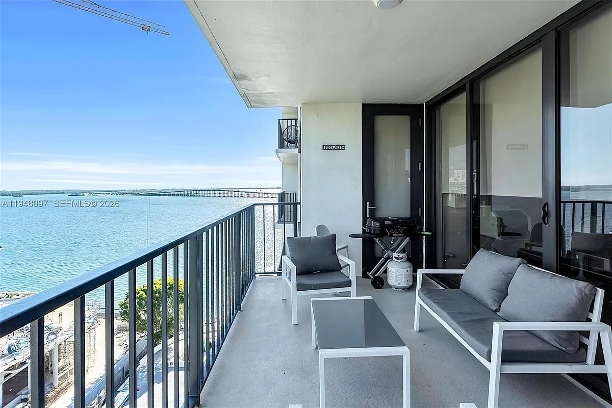 Building Photo - 1865 Brickell Ave #A1501