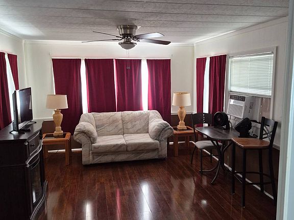 3rd image of 7421 Granada Ave