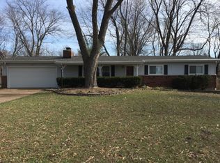 635 Kehrs Mill Rd, Ballwin, MO 63011