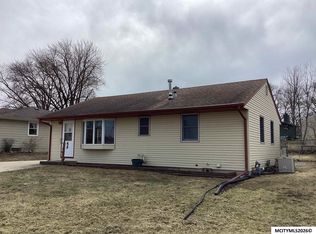 43 Sunny Cir, Mason City, IA 50401