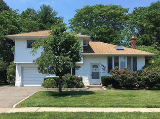393 White Birch Ln, Jericho, NY 11753