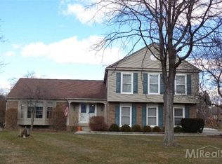 3335 Buckingham Trl, West Bloomfield, MI 48323