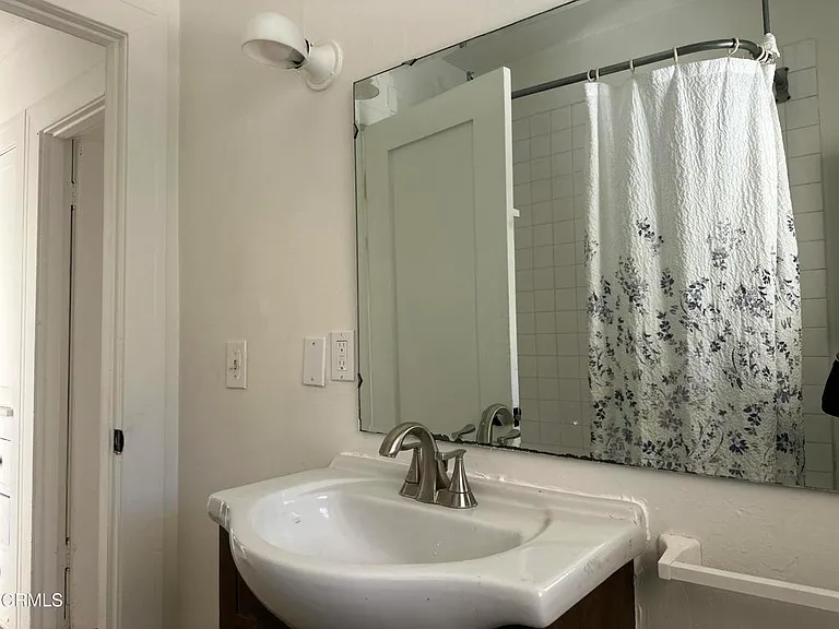 2122 Navarro Ave — Photo 23