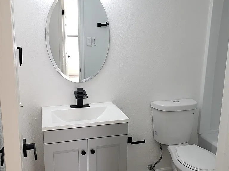 703 Meadow Creek Dr — Photo 15