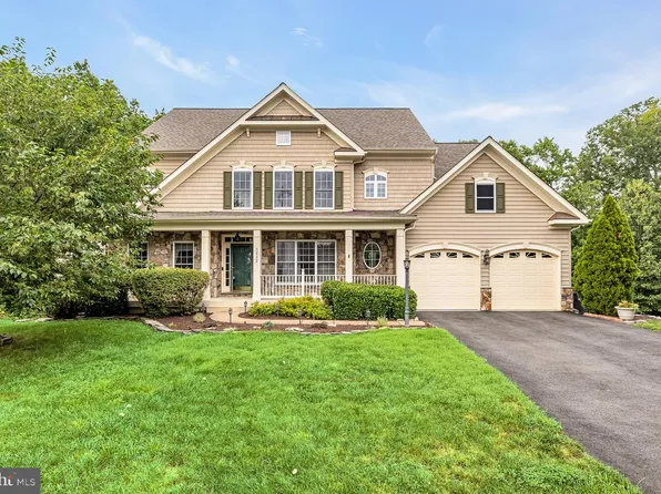 3232 Lost Pond Ct, Triangle, VA 22172