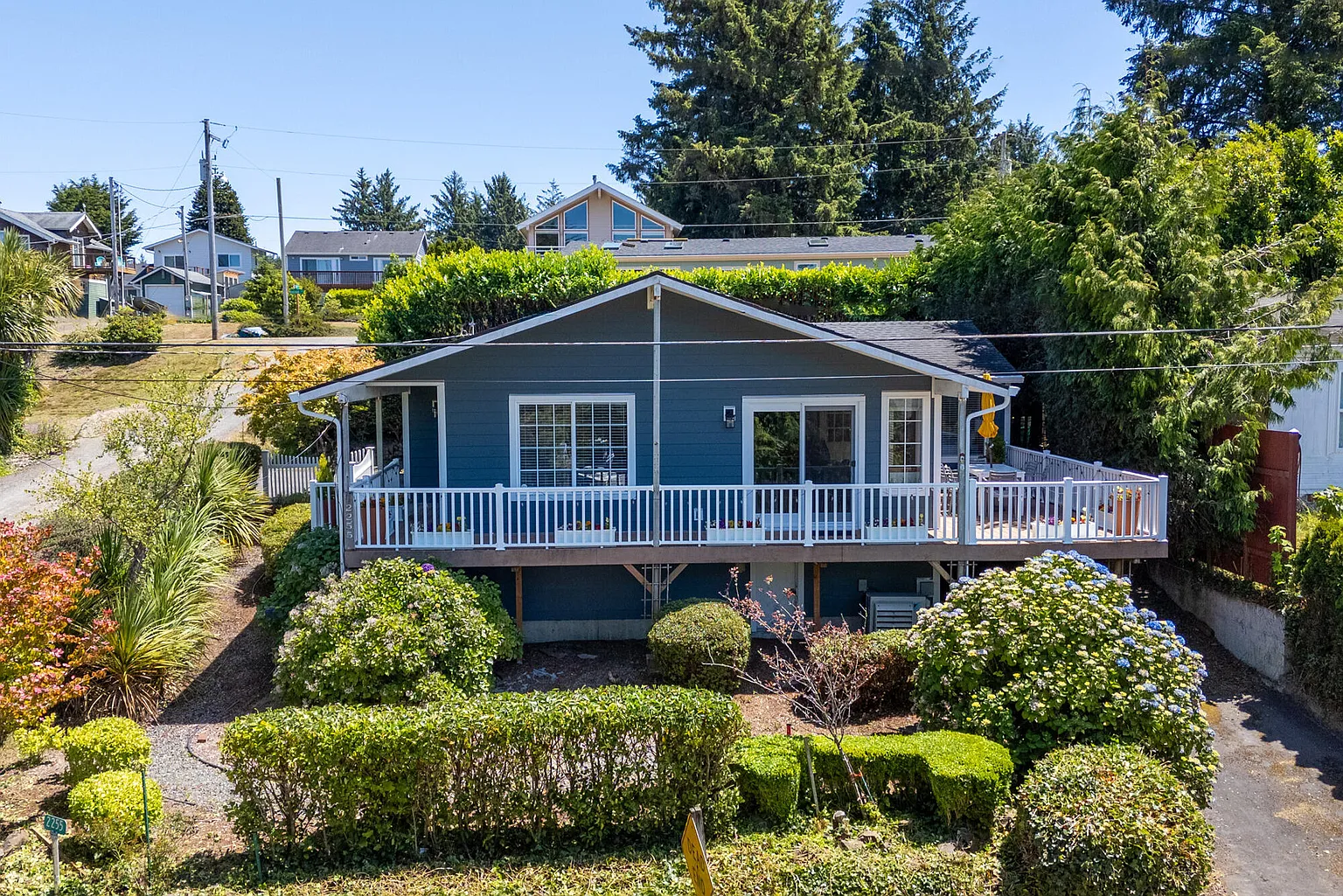 2255 Bolton Ave W photo 1