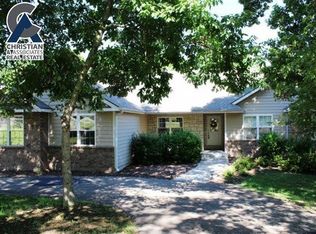 3945 Windmill Run Dr, Wamego, KS 66547