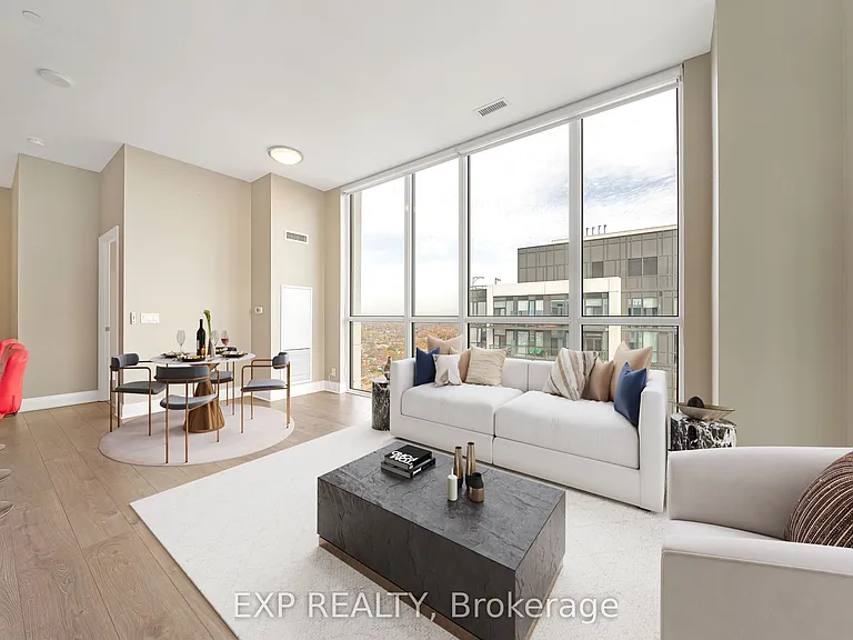 15 Zorra St #Penthouse 04 — Photo 4