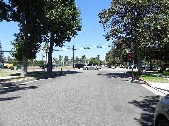 4th image of 4758 Sunnyslope Ave