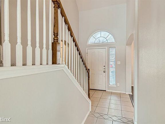 3rd image of 12508 Cottageville Ln