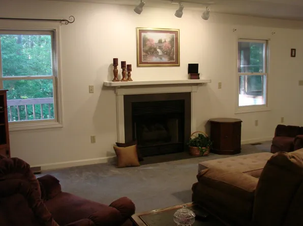 9 Bethany Woods Dr, Asheville, NC 28805