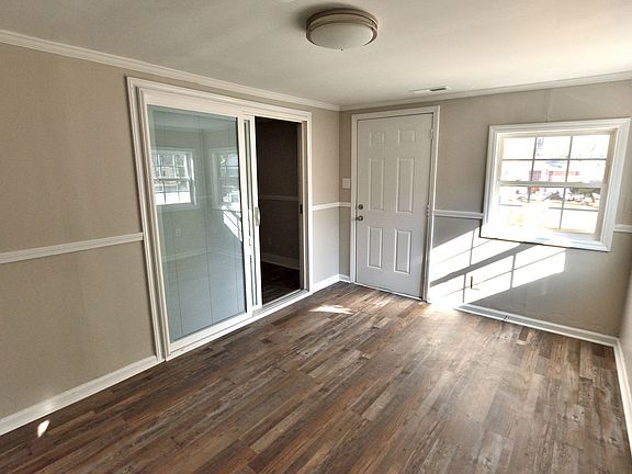 5th image of 1577 Charter Dr