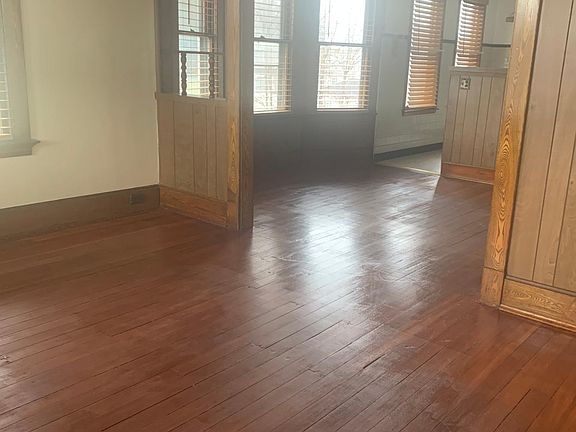2nd image of 231 Campbell Ave