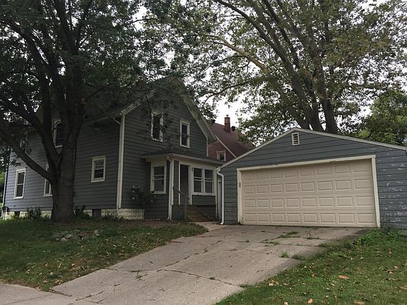 2nd image of 214 Woodlawn Ave