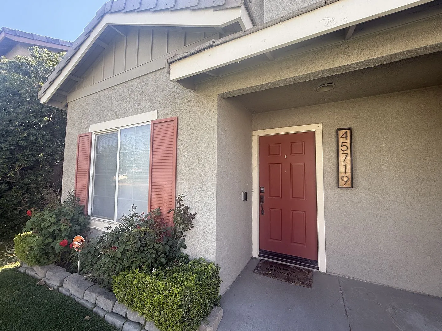 West Lancaster 3 bedroom - Available now! — Photo 2