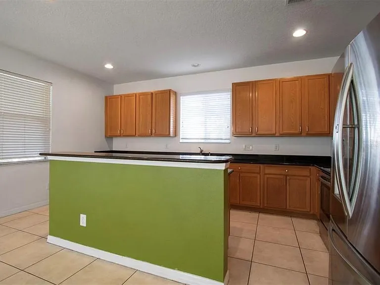 1412 Blackwater Pond Dr — Photo 8